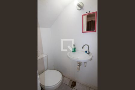 Lavabo de casa de condomínio para alugar com 2 quartos, 110m² em Parque Ipê, São Paulo