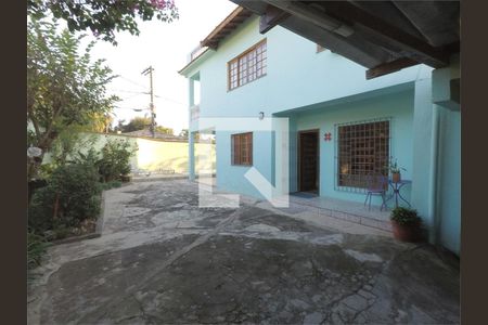 Casa à venda com 4 quartos, 248m² em Jardim Santa Helena, São Paulo