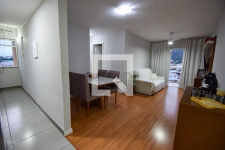 Sala (ângulo aberto) de apartamento para alugar com 2 quartos, 59m² em Cascadura, Rio de Janeiro