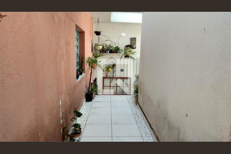 Casa à venda com 8 quartos, 300m² em Vila Ester (Zona Norte), São Paulo