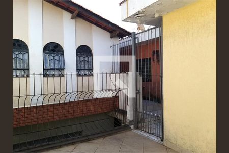 Casa à venda com 8 quartos, 300m² em Vila Ester (Zona Norte), São Paulo