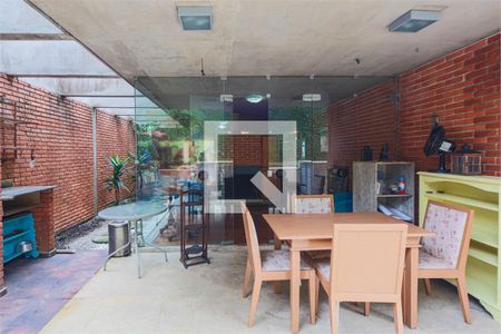 Casa à venda com 3 quartos, 250m² em Jardim Marajoara, São Paulo