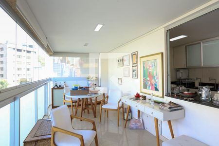 Sala de apartamento à venda com 4 quartos, 165m² em Sion, Belo Horizonte