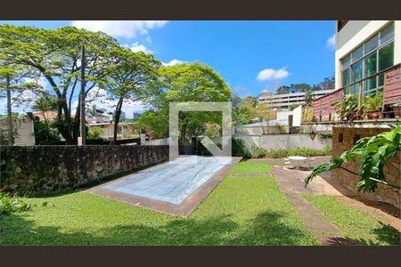 Casa à venda com 4 quartos, 348m² em Vila Tramontano, São Paulo