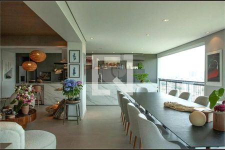 Apartamento à venda com 3 quartos, 231m² em Santana, São Paulo