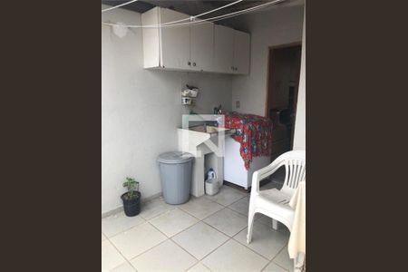 Casa à venda com 3 quartos, 80m² em Vila Liviero, São Paulo