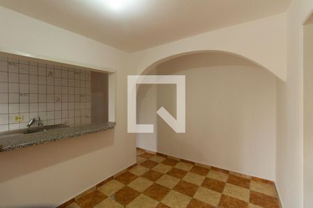 Sala de casa à venda com 5 quartos, 250m² em Vila Darli, São Paulo