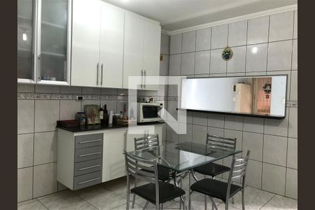 Casa à venda com 3 quartos, 250m² em Parque Peruche, São Paulo