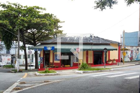 Casa à venda com 3 quartos, 229m² em Vila Ipojuca, São Paulo