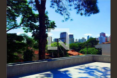 Casa à venda com 4 quartos, 400m² em Chácara Monte Alegre, São Paulo