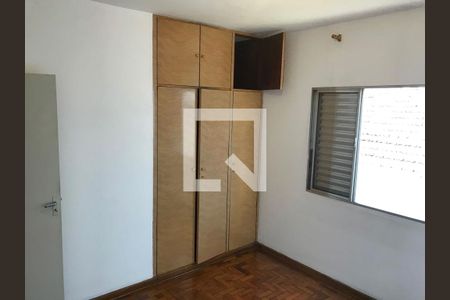 Casa à venda com 3 quartos, 300m² em Vila Mangalot, São Paulo