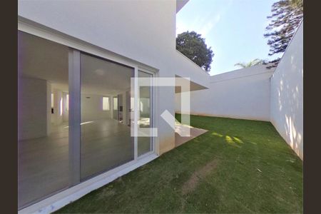 Casa à venda com 4 quartos, 380m² em Jardim Marajoara, São Paulo