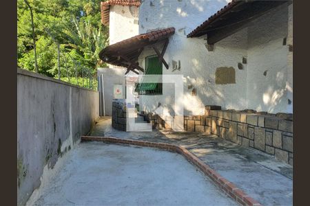 Casa à venda com 3 quartos, 670m² em Estácio, Rio de Janeiro