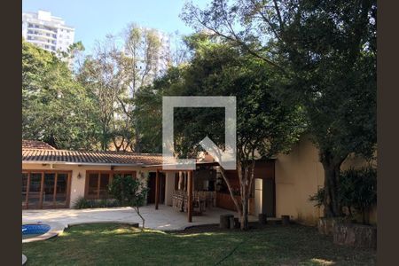 Casa à venda com 4 quartos, 700m² em Santo Amaro, São Paulo