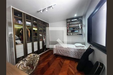 Casa à venda com 3 quartos, 230m² em Jardim Campo Grande, São Paulo