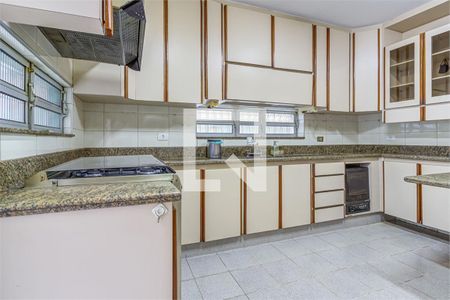 Casa à venda com 3 quartos, 244m² em Vila Clementino, São Paulo