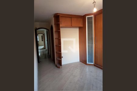 Casa à venda com 3 quartos, 180m² em Parque Peruche, São Paulo