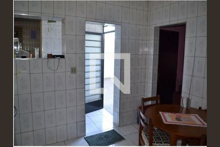 Casa à venda com 2 quartos, 140m² em Vila Nivi, São Paulo