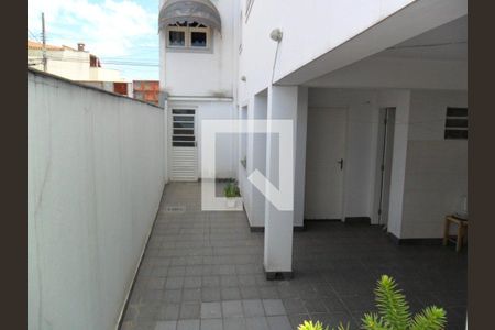 Casa à venda com 3 quartos, 220m² em Vila Romero, São Paulo