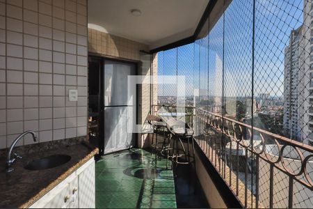 Varanda de apartamento para alugar com 4 quartos, 150m² em Jardim Monte Kemel, São Paulo