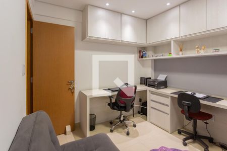 Quarto de apartamento à venda com 2 quartos, 62m² em União, Belo Horizonte