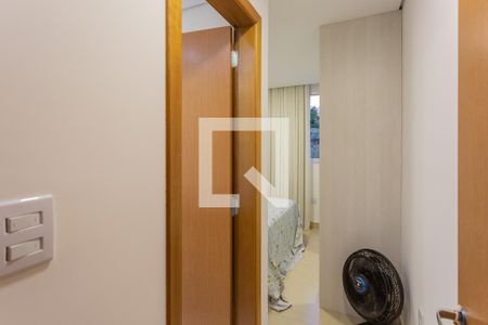 Corredor de apartamento à venda com 2 quartos, 62m² em União, Belo Horizonte