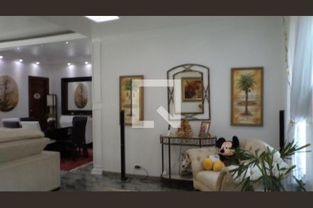 Casa à venda com 3 quartos, 218m² em Jardim Campo Grande, São Paulo