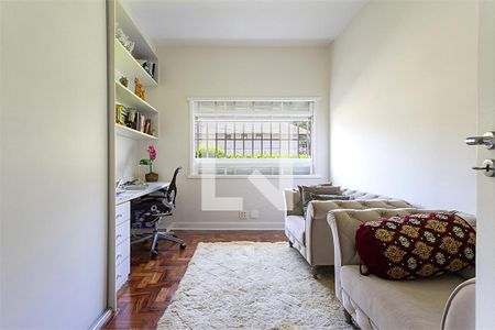 Casa à venda com 3 quartos, 220m² em Chácara Monte Alegre, São Paulo