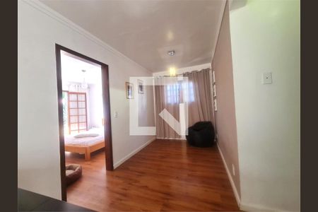 Casa à venda com 3 quartos, 240m² em Cidade Dutra, São Paulo