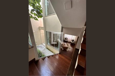 Casa à venda com 4 quartos, 235m² em Jardim Guapira, São Paulo