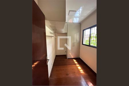 Casa à venda com 4 quartos, 235m² em Jardim Guapira, São Paulo