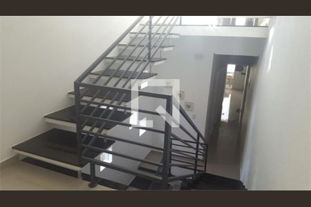 Casa à venda com 3 quartos, 360m² em Chora Menino, São Paulo