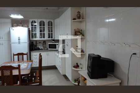 Casa à venda com 3 quartos, 230m² em Jardim Sonia, São Paulo