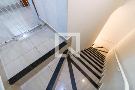 Escada de casa à venda com 2 quartos, 100m² em Jardim Monte Kemel, São Paulo