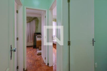 Corredor de apartamento à venda com 3 quartos, 80m² em Cruzeiro, Belo Horizonte