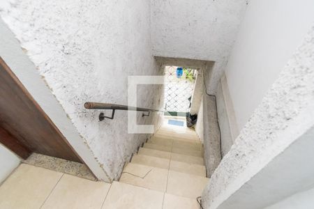 Studio para alugar com 25m², 1 quarto e sem vaga Studio para alugar com 25m², 1 quarto e sem vagaÁrea comum - Escadas