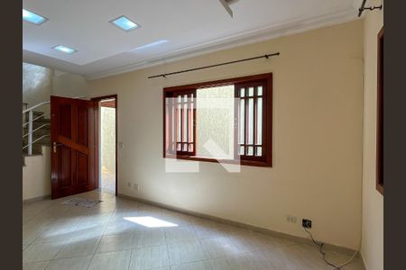 Sala de casa à venda com 5 quartos, 220m² em Jardim Santo Elias, São Paulo