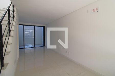 Casa à venda com 114m², 3 quartos e 2 vagasSala