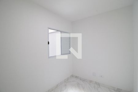 Quarto 2 de apartamento para alugar com 2 quartos, 48m² em Vila Nivi, São Paulo