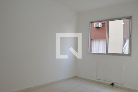 Quarto 1 de apartamento para alugar com 2 quartos, 51m² em Taquara, Rio de Janeiro