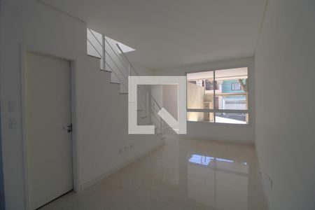 Sala de casa à venda com 3 quartos, 114m² em Cupecê, São Paulo