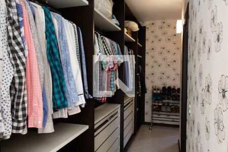 CLOSET DA SUITE MASTER de casa de condomínio à venda com 4 quartos, 704m² em Loteamento Alphaville Campinas, Campinas