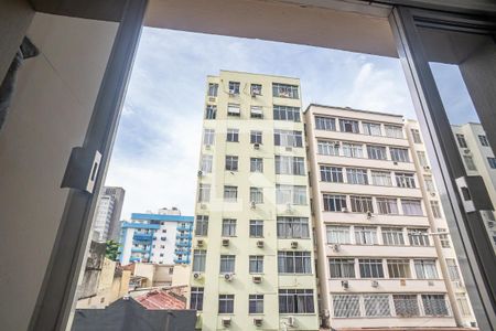 Sala vista da janela de apartamento à venda com 1 quarto, 59m² em Botafogo, Rio de Janeiro