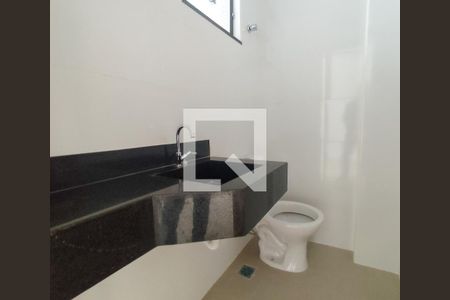 Lavabo de casa à venda com 2 quartos, 77m² em Ipiranga, Belo Horizonte