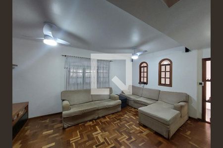 Sala de casa à venda com 3 quartos, 179m² em Jardim Regis, São Paulo