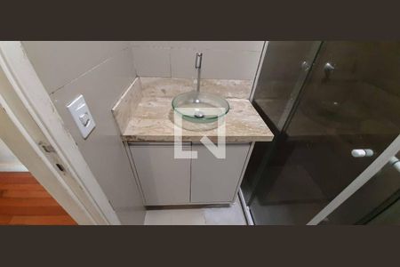 Apartamento à venda com 62m², 2 quartos e 1 vaga Apartamento à venda com 62m², 2 quartos e 1 vagaBanheiro