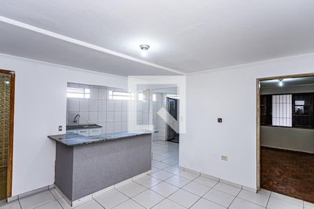 Sala e cozinha de casa para alugar com 2 quartos, 95m² em Vila Palmeiras, São Paulo