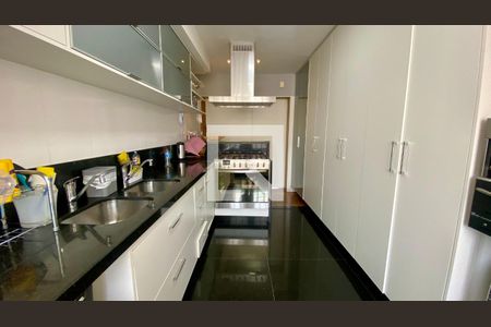 Cozinha de apartamento à venda com 4 quartos, 190m² em São Bento, Belo Horizonte