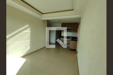 Sala de casa para alugar com 2 quartos, 70m² em Vila Romanopolis, Ferraz de Vasconcelos