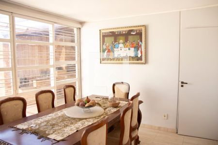 Sala de Jantar de casa para alugar com 4 quartos, 230m² em Setor Leste Universitário, Goiânia